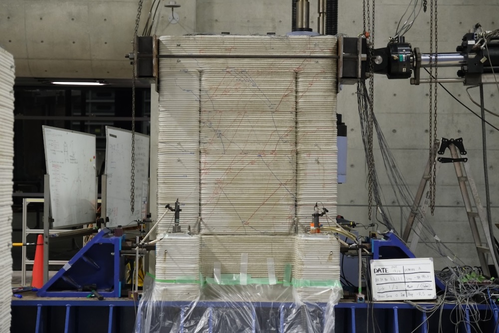 Structural loading test of a 3D printed wall panel at the University of Tokyo lab.